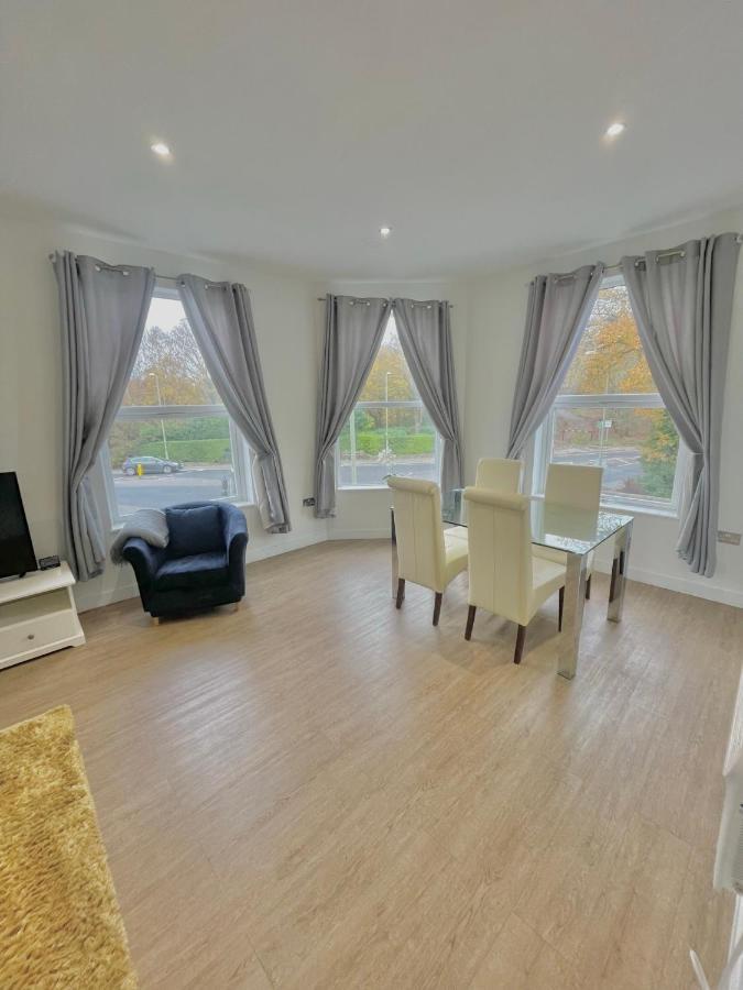 La Fontaine Court Apartments - Aldershot Eksteriør billede